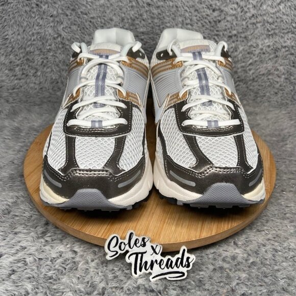 Nike Zoom Vomero 5 Platinum Metallic Gold White Size 11.5 Men Sneakers - Picture 4 of 9